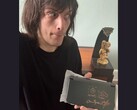 El 1er premio New Nintendo 3DS XL de la NWC 2015 firmado por Shigeru Miyamoto