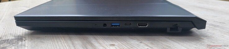 3.toma de audio de 5 mm, USB-A 3.2 Gen 1, USB-C 3.2 (con puerto DisplayPort), HDMI, Gigabit Ethernet