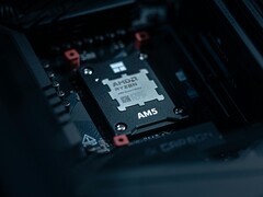 Primer plano de un procesador AMD Ryzen instalado en un zócalo de placa base AM5 (Fuente de la imagen: Atahan Demir vía Pexels)