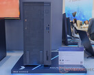 La serie ExpertCenter P700 cuenta actualmente con dos modelos. En la imagen: la minitorre P700. (Fuente de la imagen: Notebookcheck)