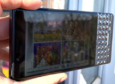 Uso del BlackBerry KEY2 LE en el exterior con el sensor de luz ambiental encendido