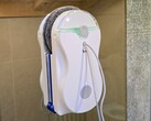 Ventanas, espejos, puertas: prueba del robot limpiacristales Hutt 10