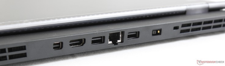 Trasera: 2 x USB 3.1 Gen. 2, RJ-45, Mini DisplayPort 1.4, HDMI 2.0, Kensington Lock, adaptador de CA