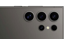 Según el filtrador Ice Universe, la cámara del Samsung Galaxy S24 Ultra ofrecerá por fin la opción de vídeo 4K120 conocida de los buques insignia Sony Xperia. (Imagen vía Walmart, editada)