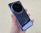 El Vivo X200 FE estará alimentado por un SoC MediaTek de última generación a diferencia del Vivo X200 Pro fotografiado aquí (fuente de la imagen: Notebookcheck)
