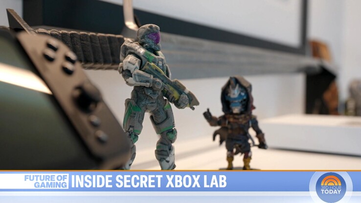 La consola portátil Xbox se muestra en el laboratorio Xbox durante una entrevista en NBC Today (Fuente de la imagen: captura de pantalla, NBC Today)