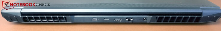 Parte trasera: MiniDP, USB-C 3.2 Gen 2, HDMI 2.1, LAN, alimentación