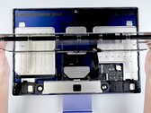 La placa base del iMac Apple es francamente diminuta en comparación con el tamaño de la carcasa. (Imagen: iFixit)