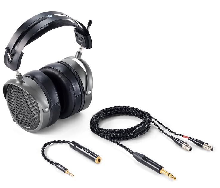 El Audeze MM-520 se suministra con un cable y un adaptador de enchufe.
