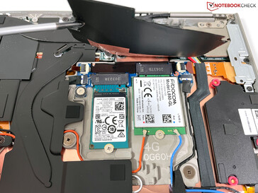 SSD M.2-2242 y módulo WWAN