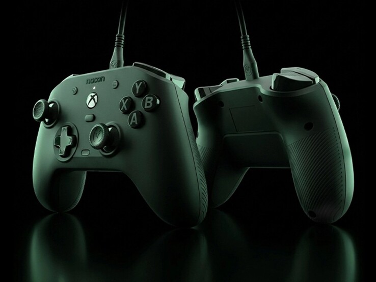 El mando Nacon Revo X es un mando Xbox de 39,90 euros con sticks de efecto Hall