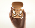 Los OpenWear Stereo Pro cuestan 149,99 euros en la UE. En la imagen: una imagen promocional de los auriculares de oreja abierta. (Fuente de la imagen: Xiaomi)