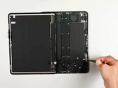 El iPad Pro podría ser fácil de reparar, pero es cualquier cosa menos sencillo desmontar la pantalla (Fuente de la imagen: iFixit)