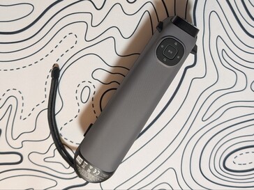 Sermoon S1 trasero con botón de inicio, y botones de ajuste de luz + brillo