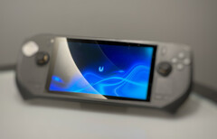 El ZOTAC ZONE mezcla los diseños del ROG Ally y el Steam Deck. (Fuente de la imagen: Andreas Schilling)