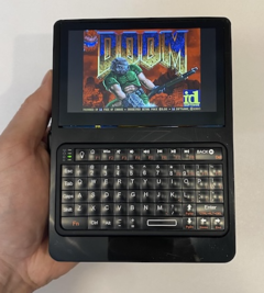 La Bumble-Berry-Pi utiliza piezas disponibles en el mercado y un mínimo de impresión en 3D para crear una palmtop de gran aspecto y funcionalidad (Fuente de la imagen: Samcervantes vía Github)