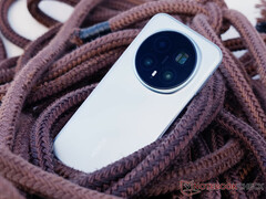 El Magic 8 Pro cuesta unos 1.113 dólares en Malasia. En la imagen: la parte trasera del teléfono. (Fuente de la imagen: Notebookcheck)