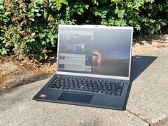 Lenovo ThinkPad P14s Gen 6 AMD a la luz del sol (fuente de la imagen: Benjamin Herzig)