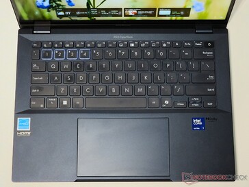 El teclado y el touchpad ofrecen una buena tactilidad