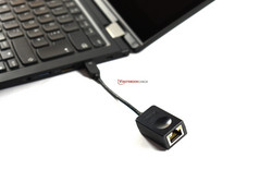 Es posible una conexión a Internet por cable con el adaptador de extensión Ethernet ThinkPad.
