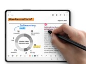 Parece que no hay ranura para el S-Pen en el Z Fold4. (Fuente: Samsung)