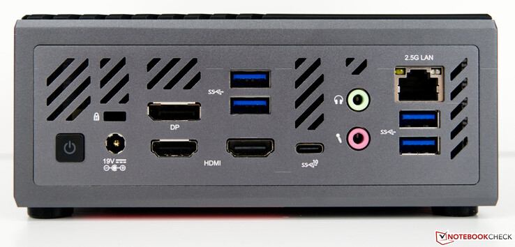 Parte trasera: Cierre Kensington, fuente de alimentación, HDMI, 2x DisplayPort, 4x USB 3.2 Tipo A, 1x USB 3.2 Tipo C, Klinke de 3,5mm (auriculares y micrófono), RJ45 2.5G