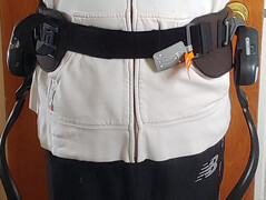 Se adapta a las chaquetas. (Fuente de la imagen: Notebookcheck)