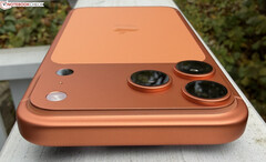 las ventas de la serie 17 del iPhone (en la imagen) ayudaron a remontar la valoración de Apple(Fuente de la imagen: Notebookcheck)