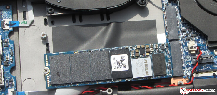 El portátil ofrece espacio para dos SSD NVMe.