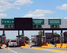 El cruce de carriles exclusivos de Tesla en el lado mexicano (imagen: Corporación para el Desarrollo de la Zona Fronteriza de Nuevo León/Bloomberg)