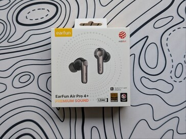 Embalaje de venta al público de EarFun Air Pro 4