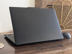 El Lenovo ThinkPad P1 16 G8 se pasa al USB-C y a un menor consumo de energía sin sacrificar el rendimiento (Fuente de la imagen: Notebookcheck)