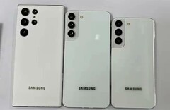 El Galaxy S22, S22 Plus y S22 Note en blanco. (Fuente de la imagen: @heyitsyogesh)