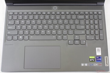 Disposición familiar del teclado RGB por tecla