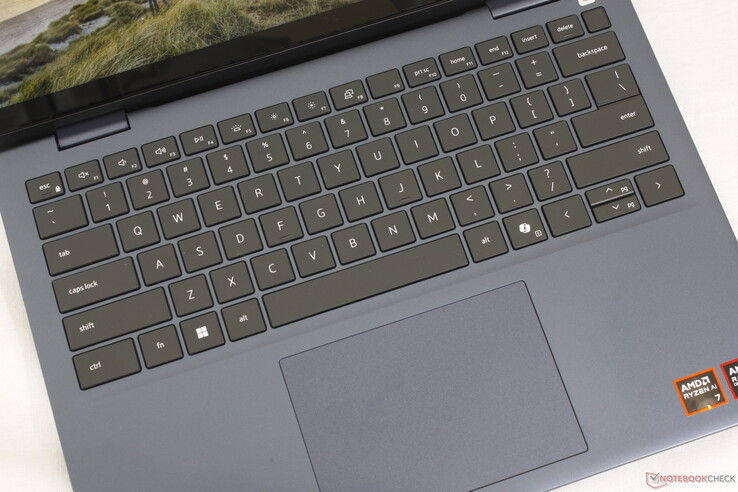 11.clickpad de 5 x 8 cm. A pesar del cambio de nombre, la experiencia de tecleo es esencialmente la misma que en los modelos Inspiron de última generación