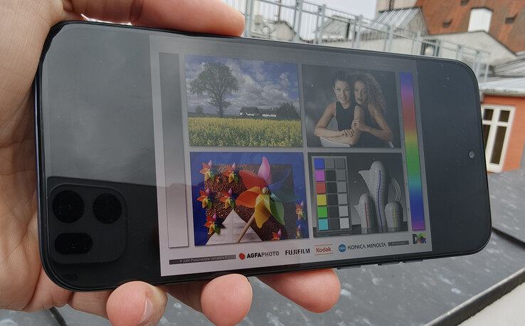 Uso en exteriores: Motorola Moto G67