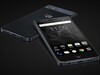 La parte trasera de BlackBerry Motion es extremadamente adherente