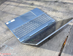 Dell Inspiron 16 Plus 7610 - unidad de prueba proporcionada por Cyberport