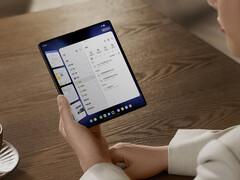 El Vivo X Fold5 también incorpora un botón lateral configurable en lugar de un deslizador de alertas. (Fuente de la imagen: Vivo)