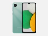 El Galaxy A04 Core mantiene el diseño de su predecesor pero con diferentes opciones de color. (Fuente de la imagen: Roland Quandt & WinFuture)
