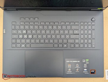 Teclado y panel táctil