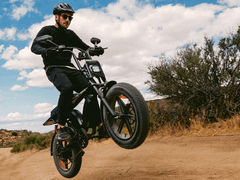 La Heybike Saturn es una e-bike estilo ciclomotor