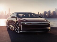 Se supone que Tesla está probando el eficiente pero aún potente sedán eléctrico de lujo Lucid Air (Imagen: Lucid Motors)