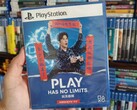 Una rara caja de discos promocional china de «PlayStation Play Has No Limits», con motivo de su décimo aniversario