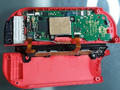 Puedes arreglar la temida deriva de los Joy-Con con un trozo de cartón. (Fuente de la imagen: Canal de VK)