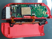 Puedes arreglar la temida deriva de los Joy-Con con un trozo de cartón. (Fuente de la imagen: Canal de VK)