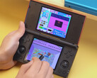 La RG DS de Anbernic ejecutando Kirby: Canvas Curse. (Fuente de la imagen: Anbernic - editado)