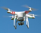 DJI está desafiando la decisión de la FCC sobre la Lista Cubierta en un tribunal federal a medida que las normas estadounidenses se endurecen en torno a las nuevas aprobaciones de drones fabricados en el extranjero.