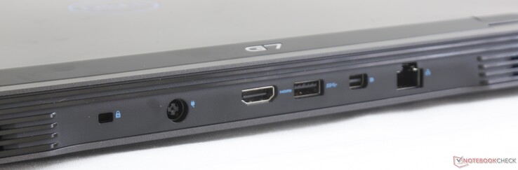 Detrás: Noble Lock, adaptador de CA, HDMI 2.0, USB 3.1 Tipo A, mini-DisplayPort, Gigabit RJ-45