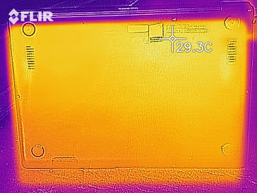 Imagen térmica del ZenBook al inactivo (abajo)